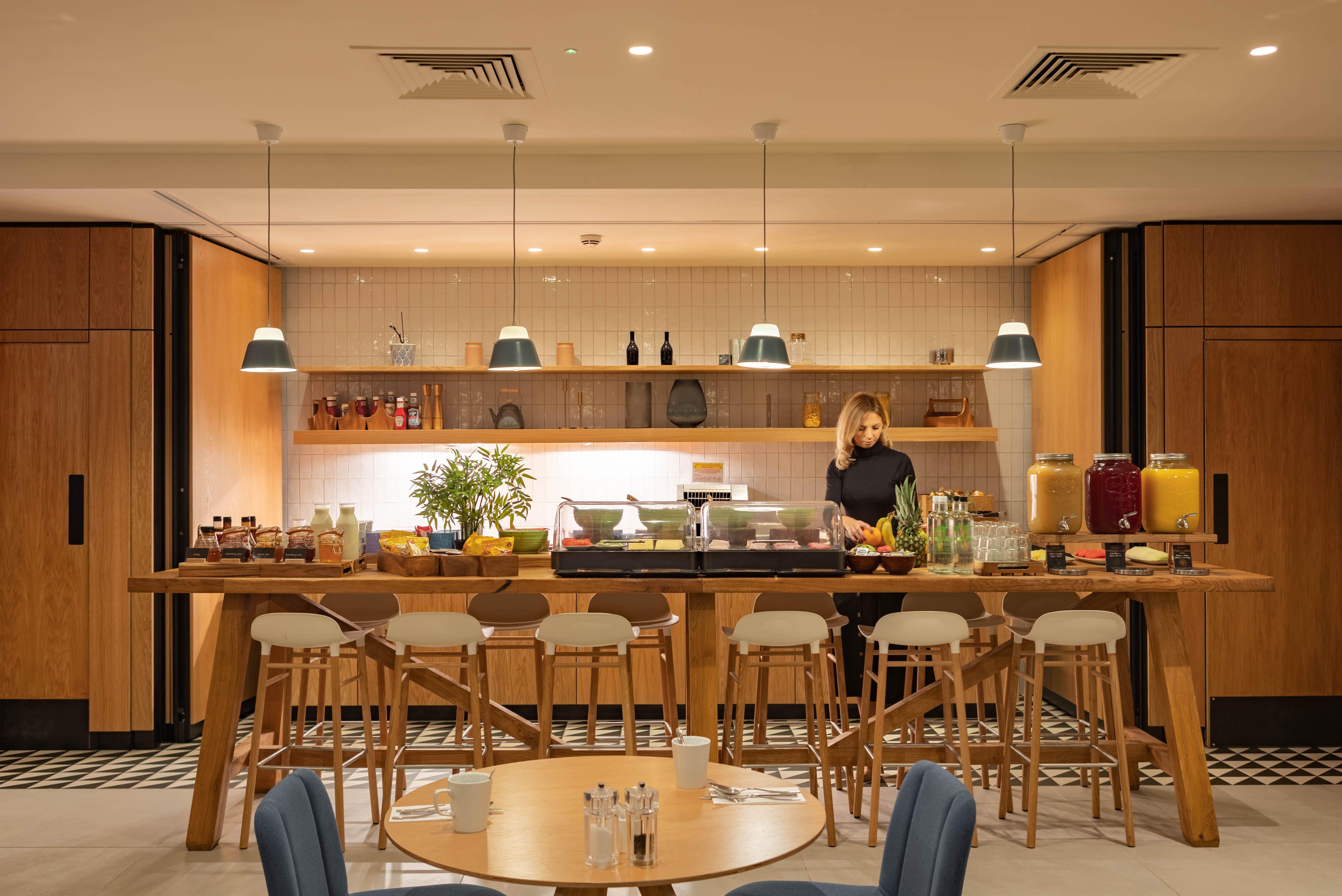 Holiday Inn London - Whitechapel By Ihg Buitenkant foto