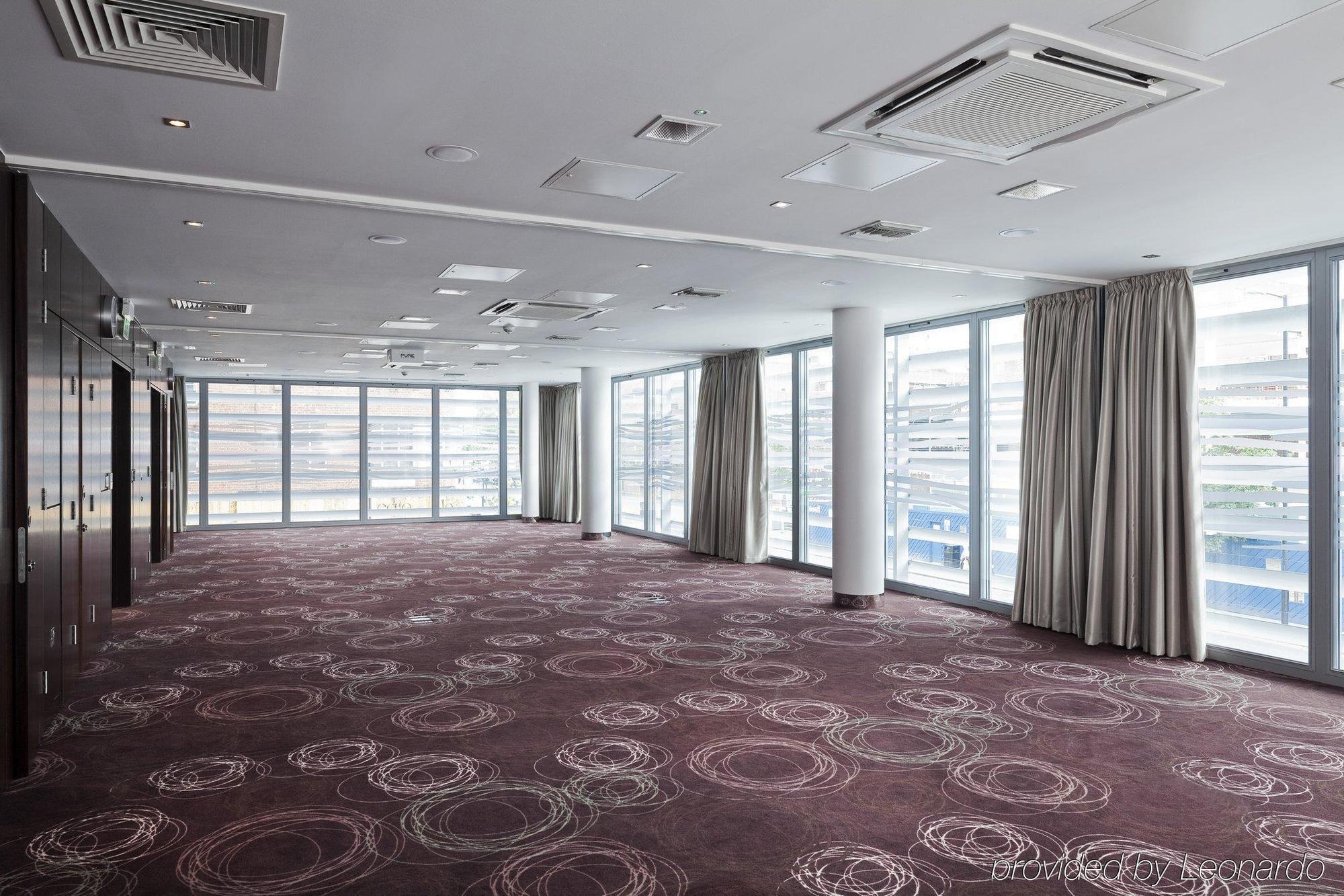 Holiday Inn London - Whitechapel By Ihg Buitenkant foto